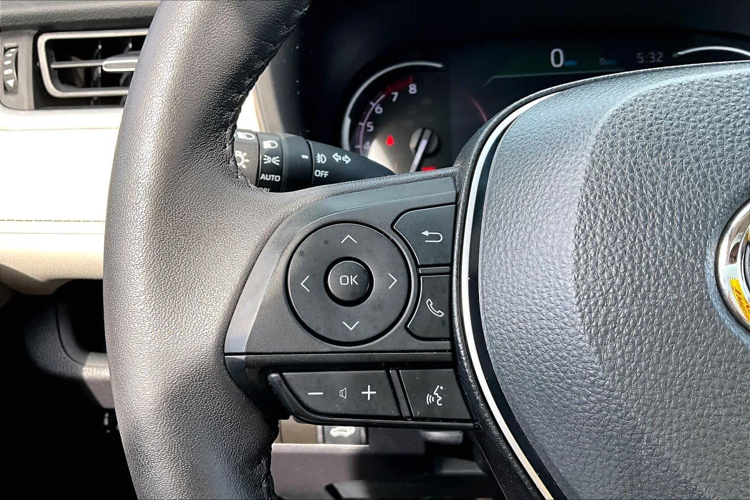 Used 2024 Silver Sky Metallic Toyota XLE Premium image 24