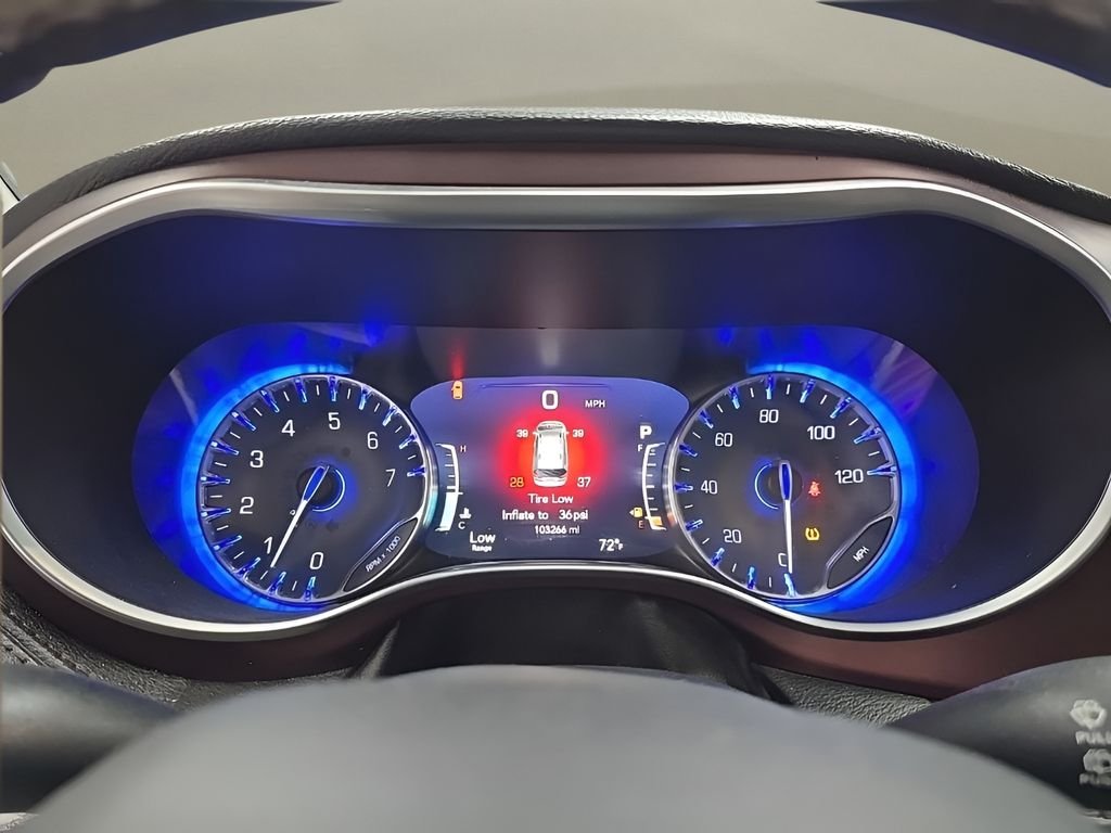 Used 2018 Gray Chrysler Limited image 31