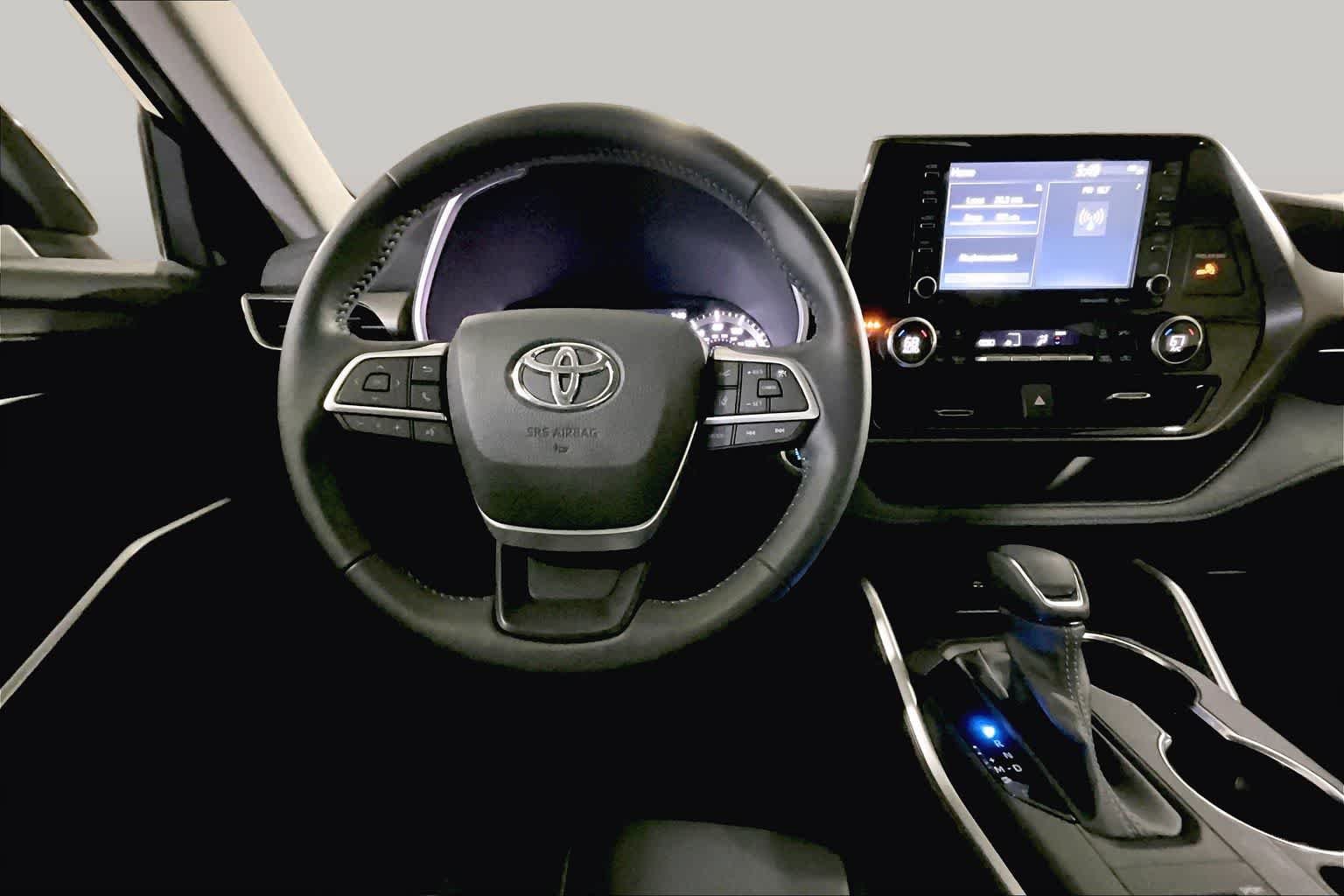 Used 2022 Midnight Black Metallic Toyota XLE image 12