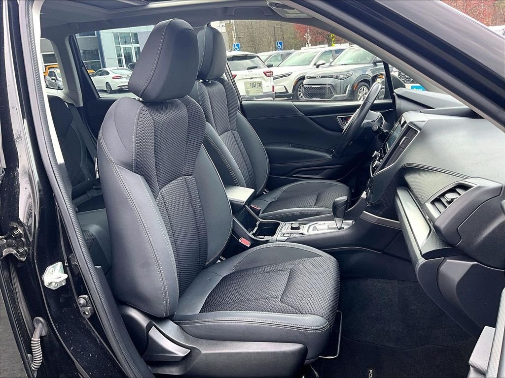 Used 2022 Crystal Black Silica Subaru Premium image 7