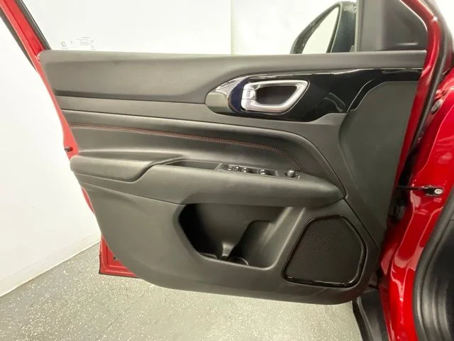 2025 Jeep Compass Trailhawk - Photo 9