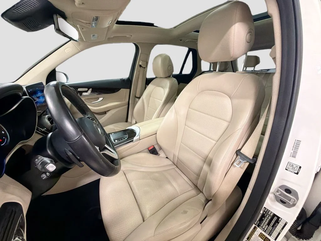 Used 2022 White Mercedes-Benz GLC 300 image 5