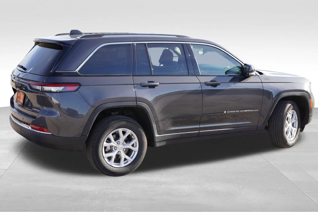 Certified Used 2023 Gray Jeep Limited image 4