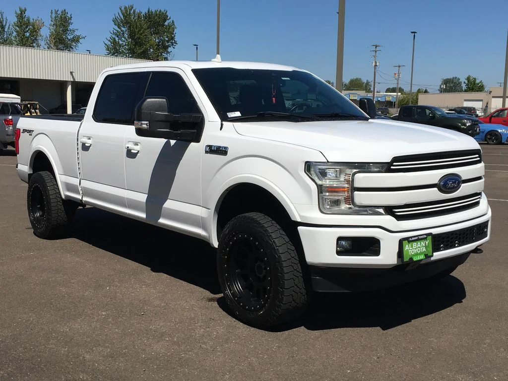 Used 2018 White Ford Lariat image 10