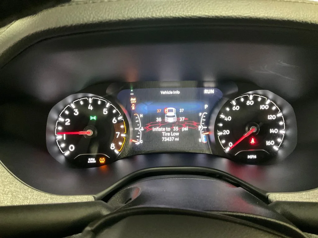 Certified Used 2024 Silver Jeep Latitude image 19