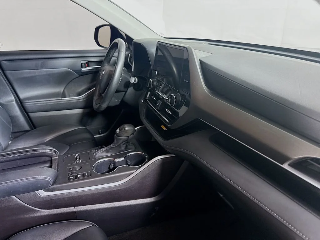 Used 2023 Celestial Silver Metallic Toyota Hybrid XLE image 29