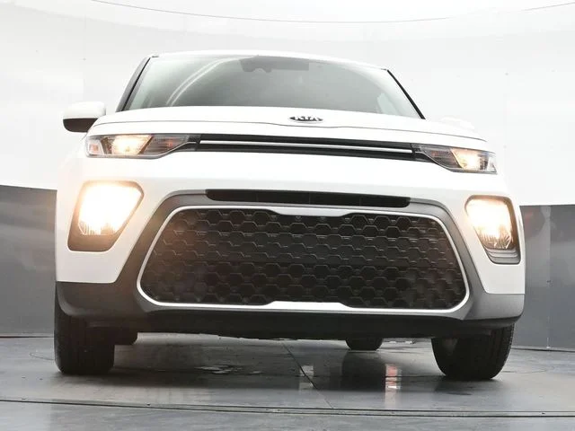 Used 2020 White Kia S image 42