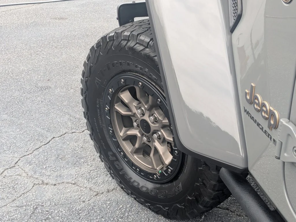 Used 2023 Sting-Gray Clearcoat Jeep Rubicon 392 image 9
