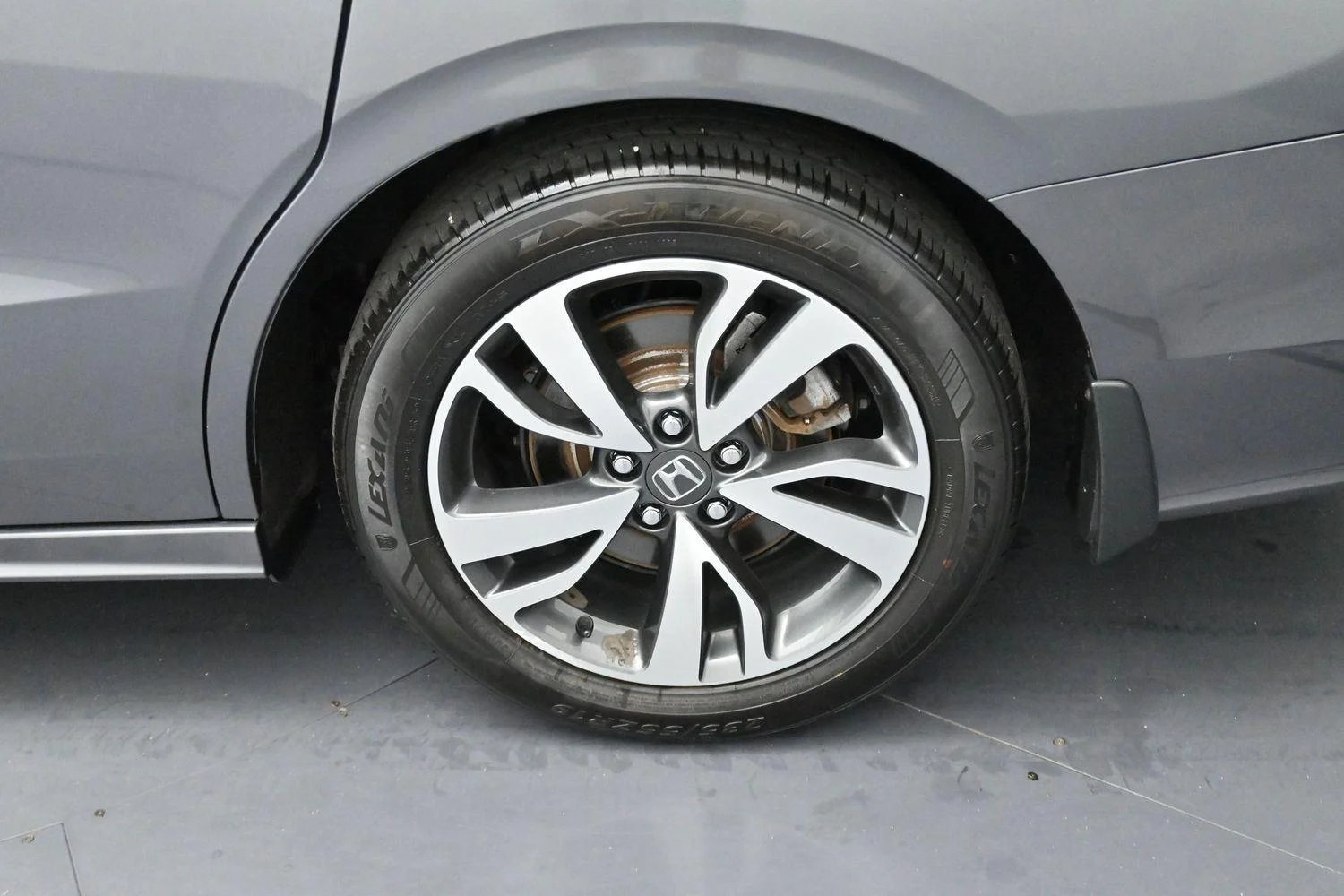 Used 2023 Modern Steel Metallic Honda Touring image 43