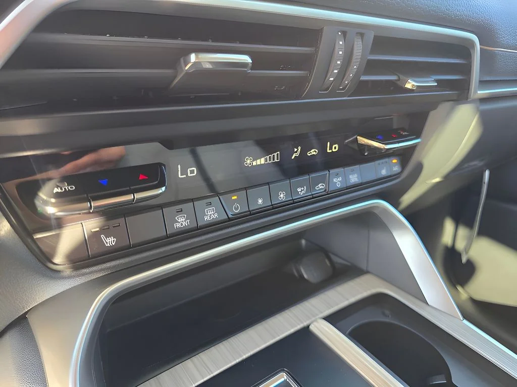 Used 2025 Platinum Quartz Mazda Premium Sport image 22