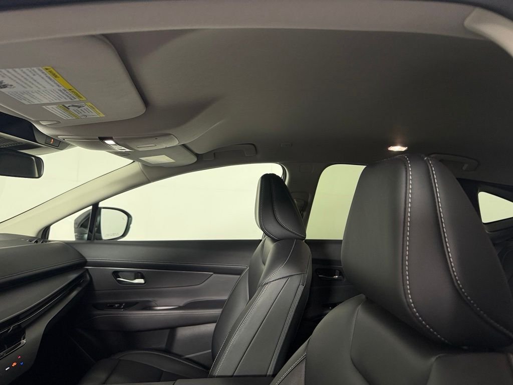 Used 2025 White Nissan SV image 18