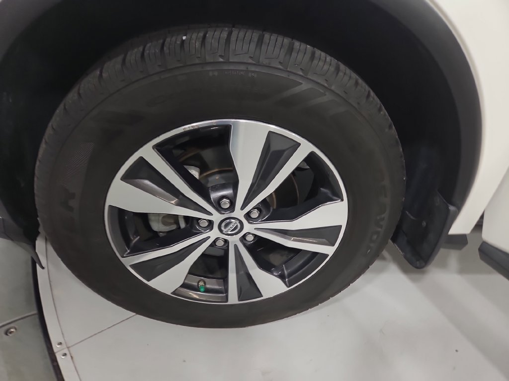 Used 2019 Pearl White Nissan S image 26