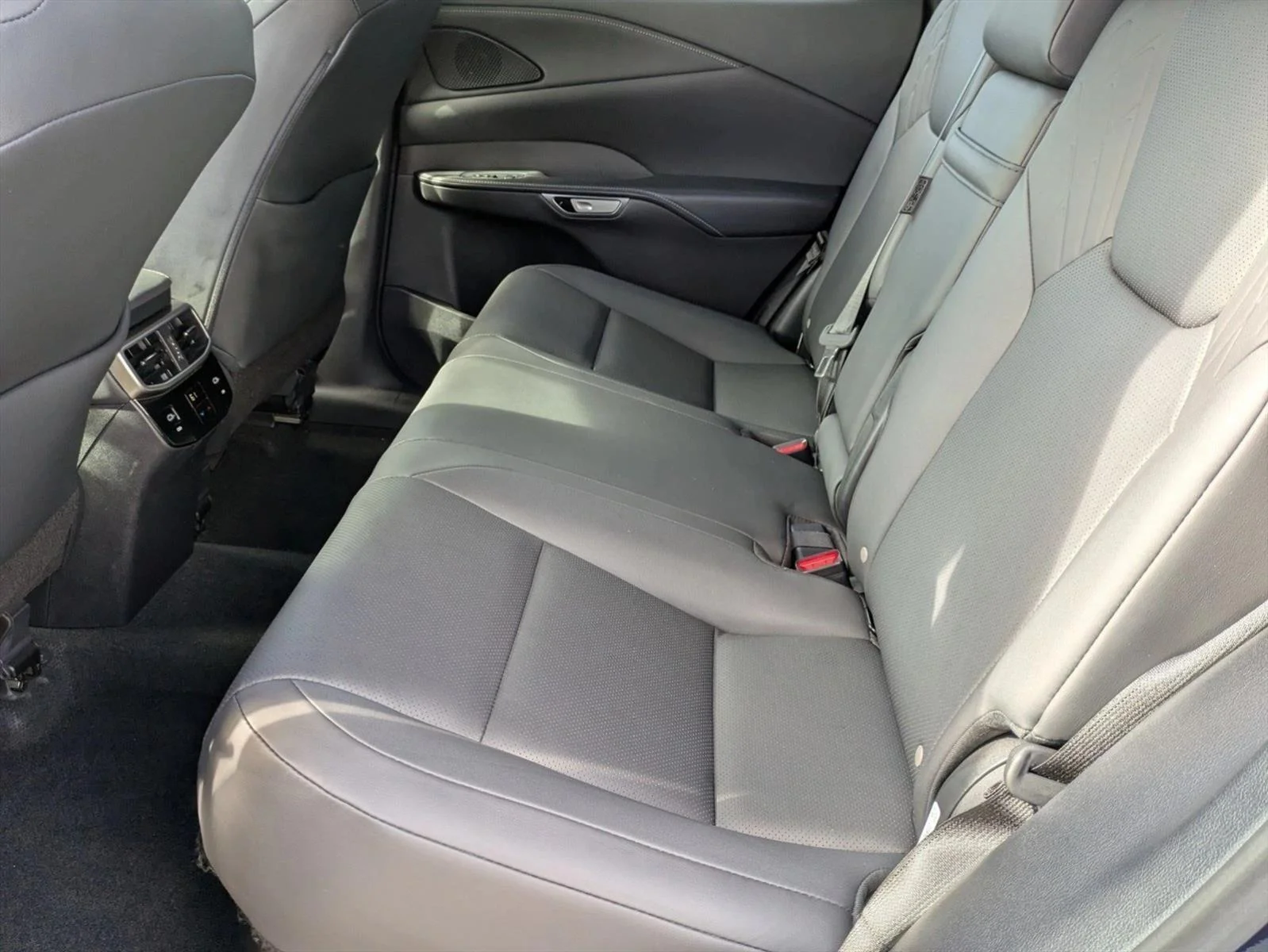2024 Lexus RX 350 - Photo 18