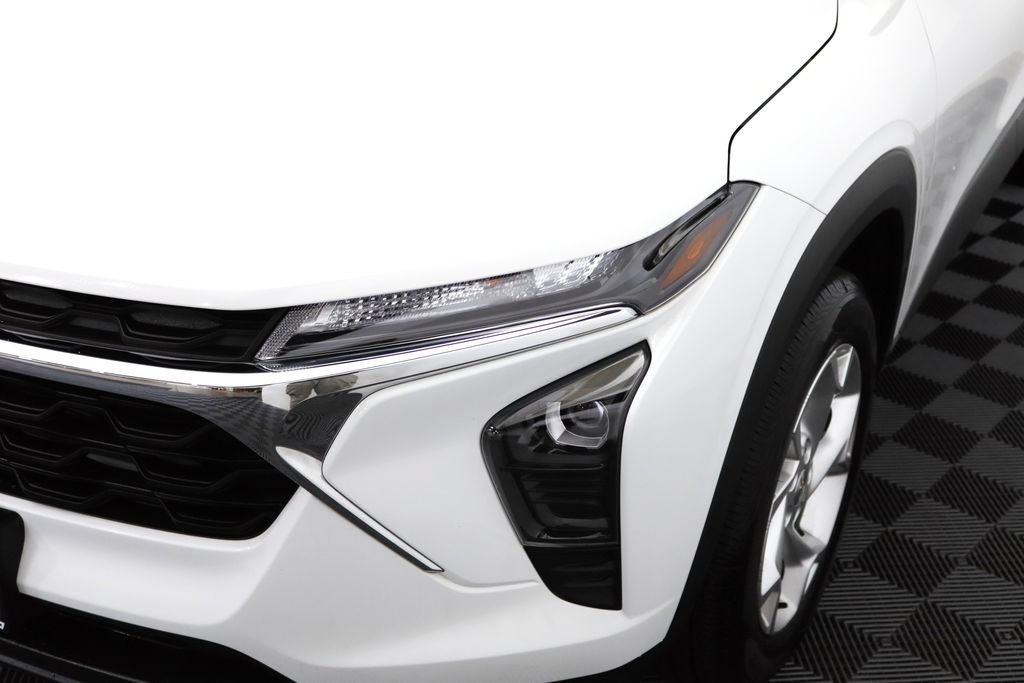 2025 Chevrolet Trax LS - Photo 12