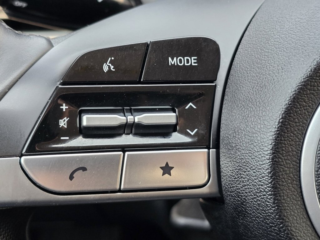 Used 2025 Fluid Metal Hyundai SEL Convenience image 18