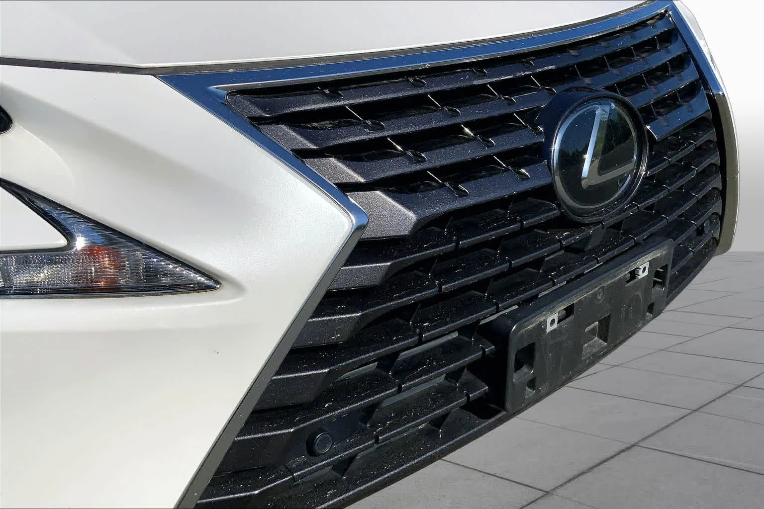 Used 2021 Eminent White Pearl Lexus  image 30