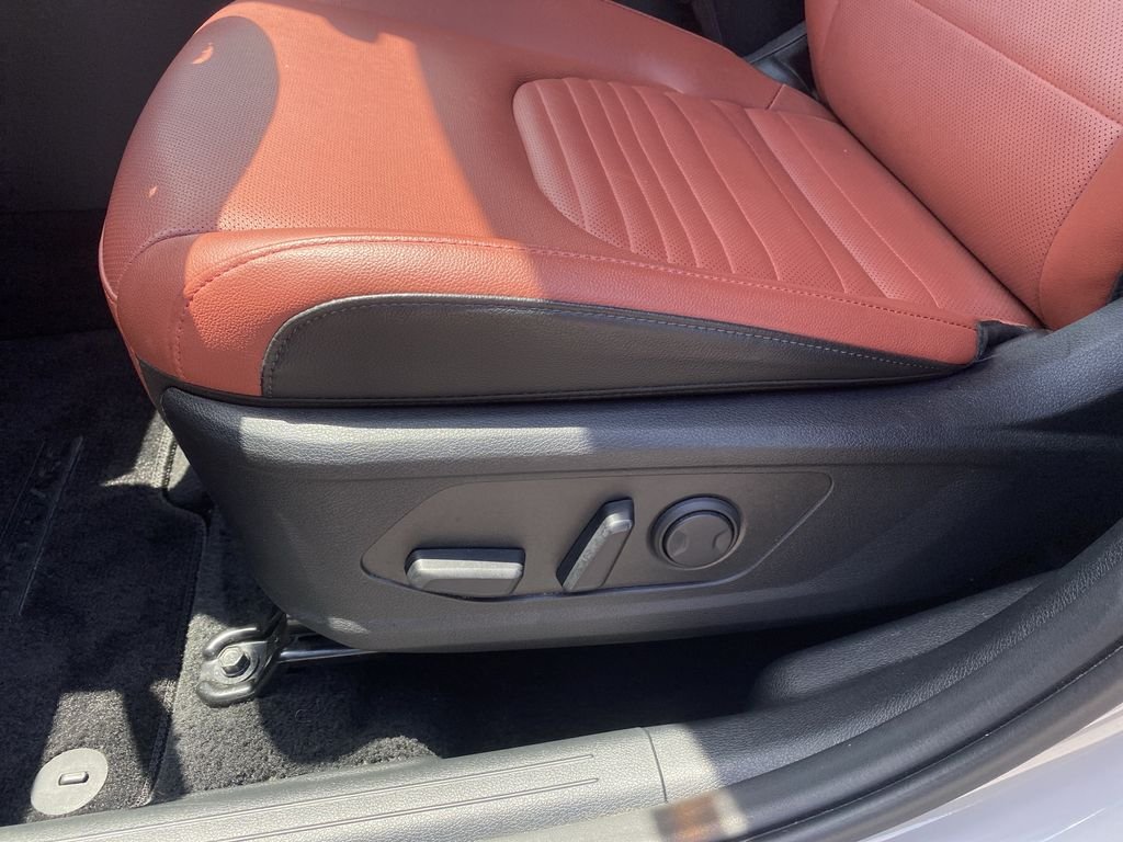 Used 2024 Wolf Gray Kia SX-Prestige image 21