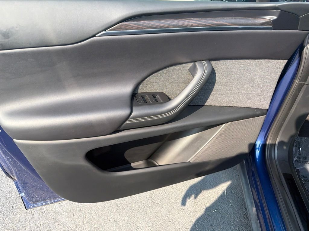 Used 2023 Blue Tesla Base image 9