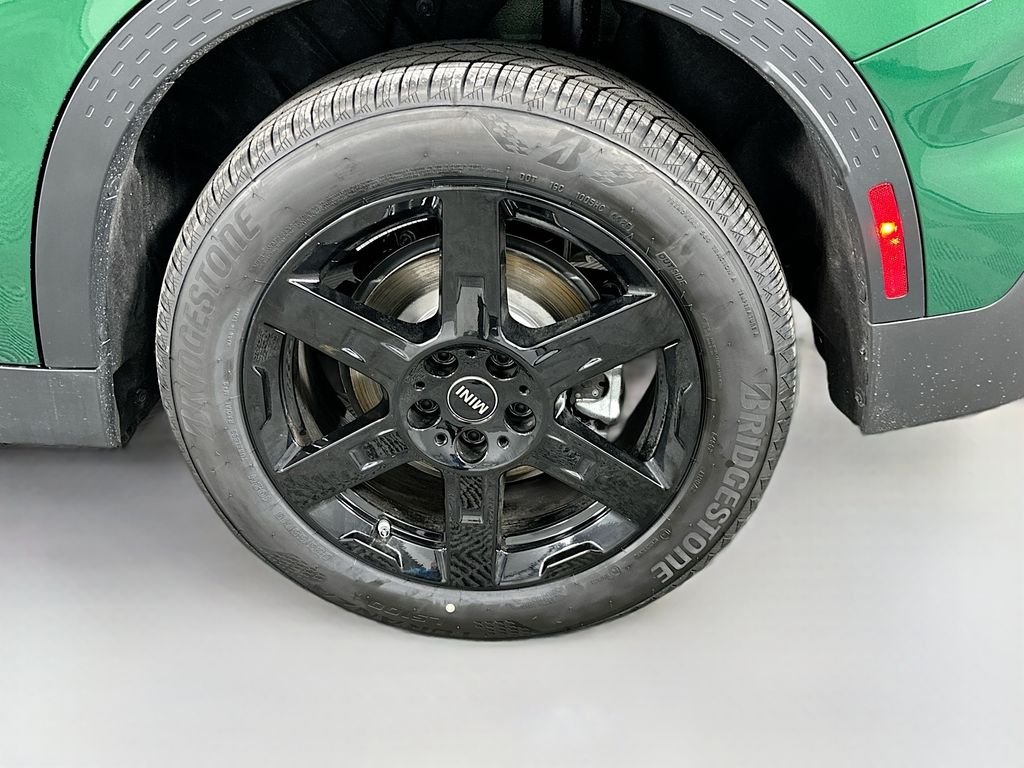 New 2026 Green MINI Signature Plus image 23
