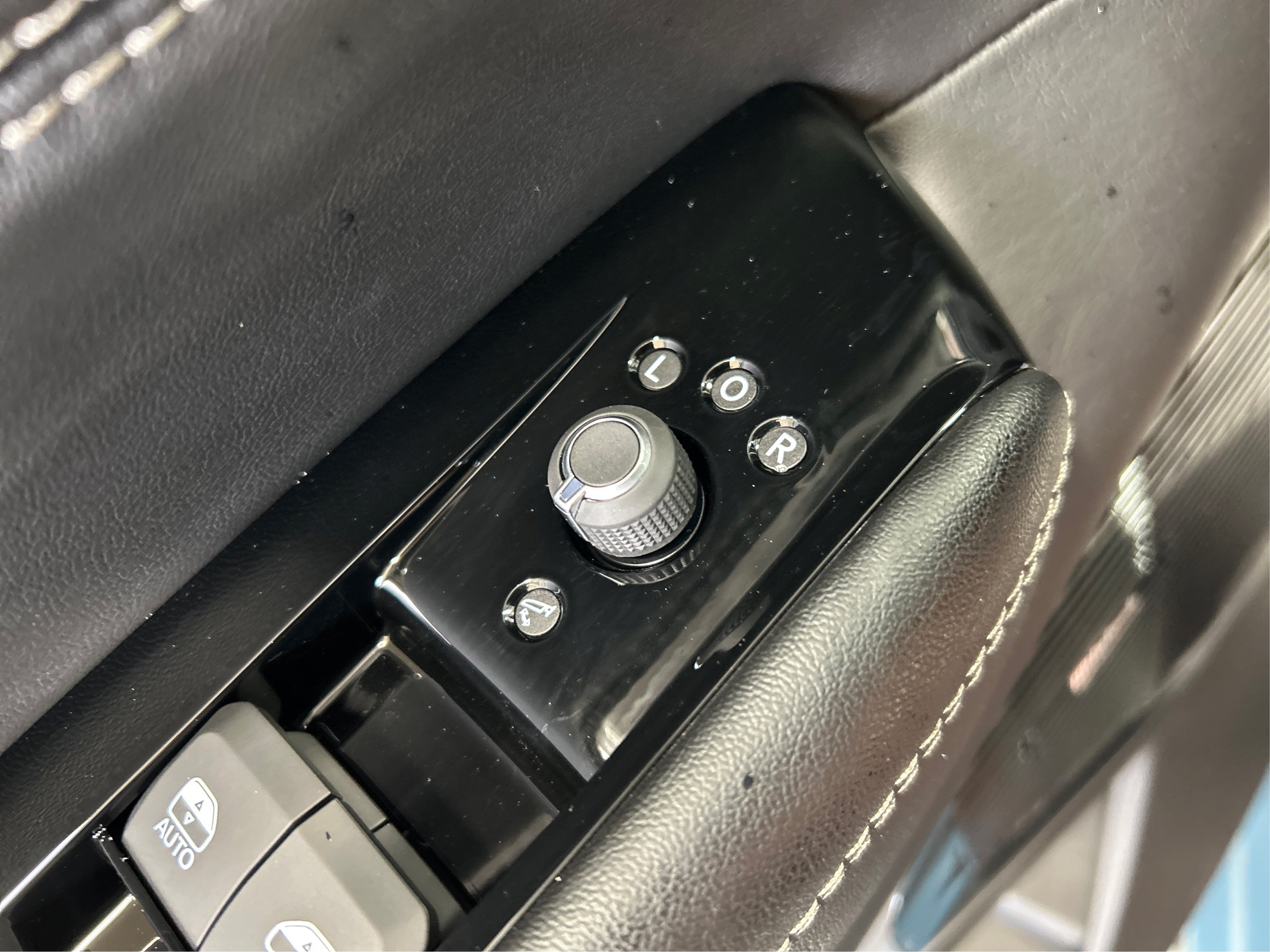 New 2026 Steel Blue Exterior Paint Jeep Limited Reserve image 31