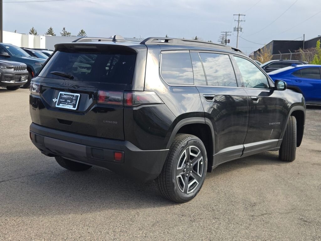 New 2026 Diamond Black Crystal Pearl-Coat Exterior Paint Jeep Laredo image 11