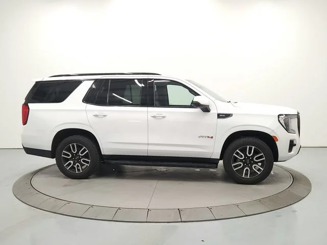 2023 GMC Yukon AT4 - Photo 8