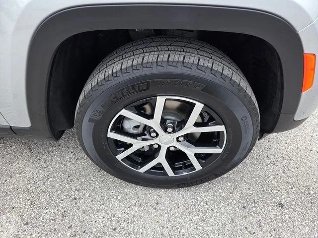 Certified Used 2024 Silver Jeep Limited image 19