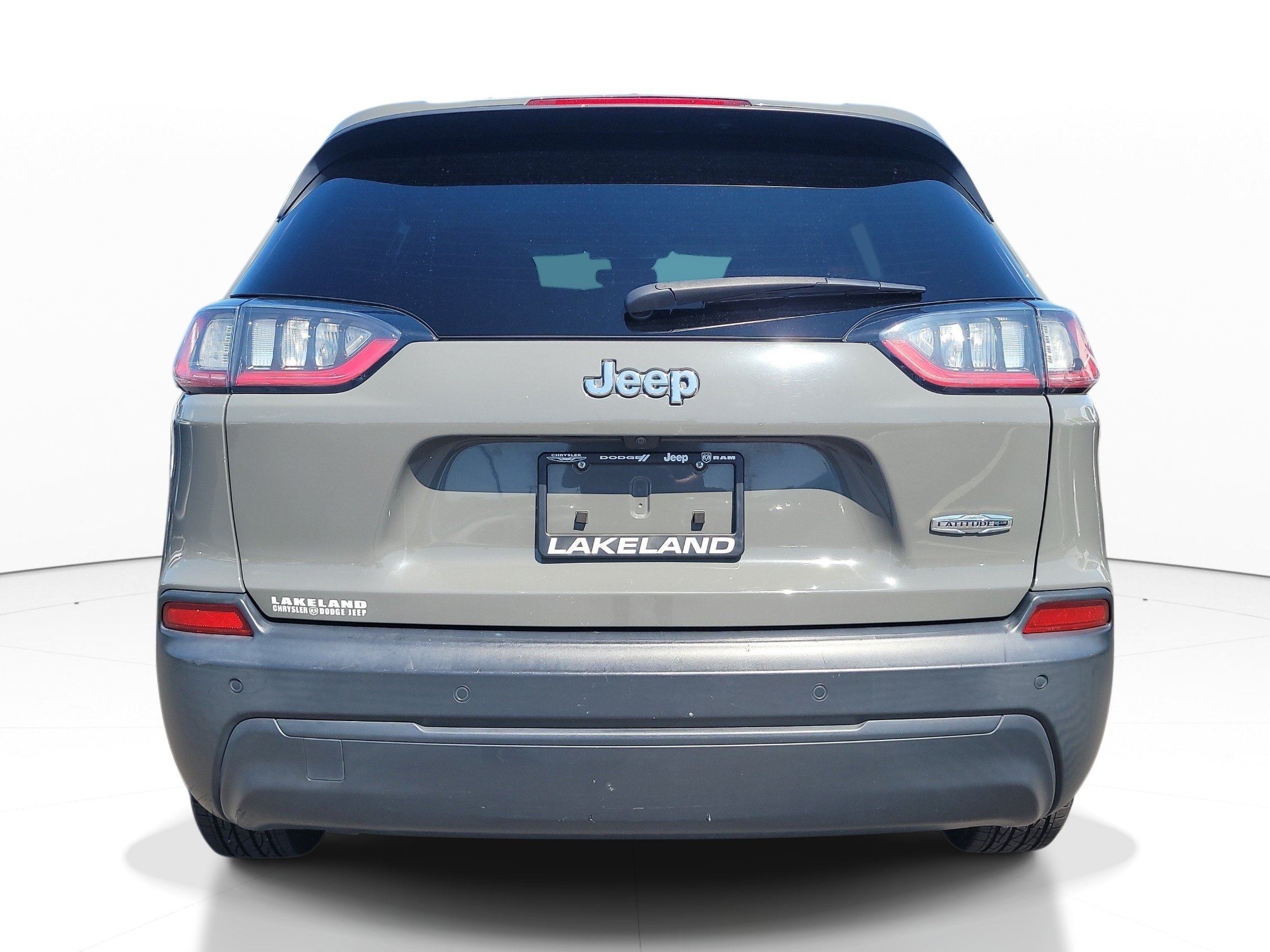 Used 2021 Sting-Gray Clearcoat Jeep Latitude Plus image 5