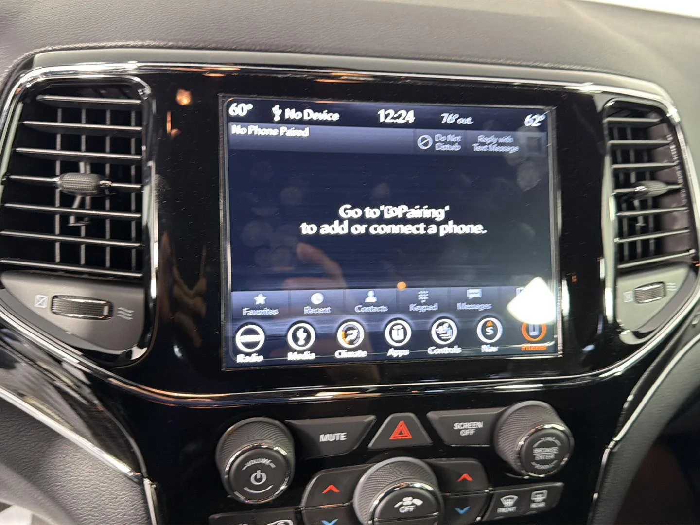 Used 2019 Bright White Clearcoat Jeep Trailhawk image 37