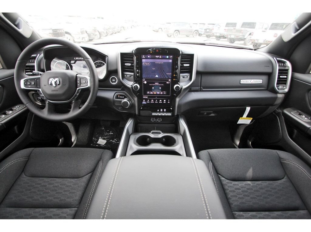 New 2026 Diamond Black Crystal Pearl-Coat Exterior Paint RAM Big Horn/Lone Star image 8
