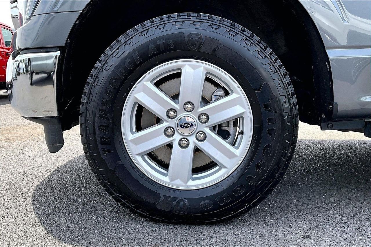 Used 2023 CARBONIZED GRAY METALLIC Ford XLT image 35