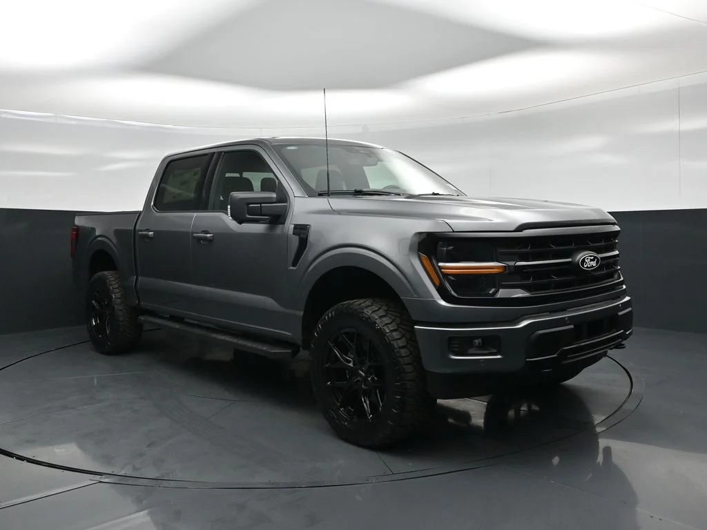 New 2026 Carbonized Gray Metallic Ford XLT image 19