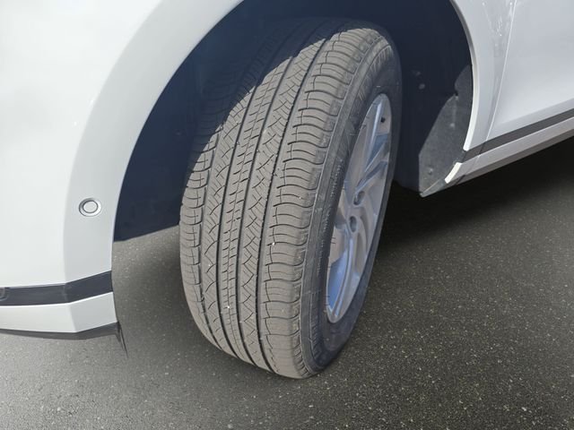 Certified Used 2025 White Land Rover S image 35
