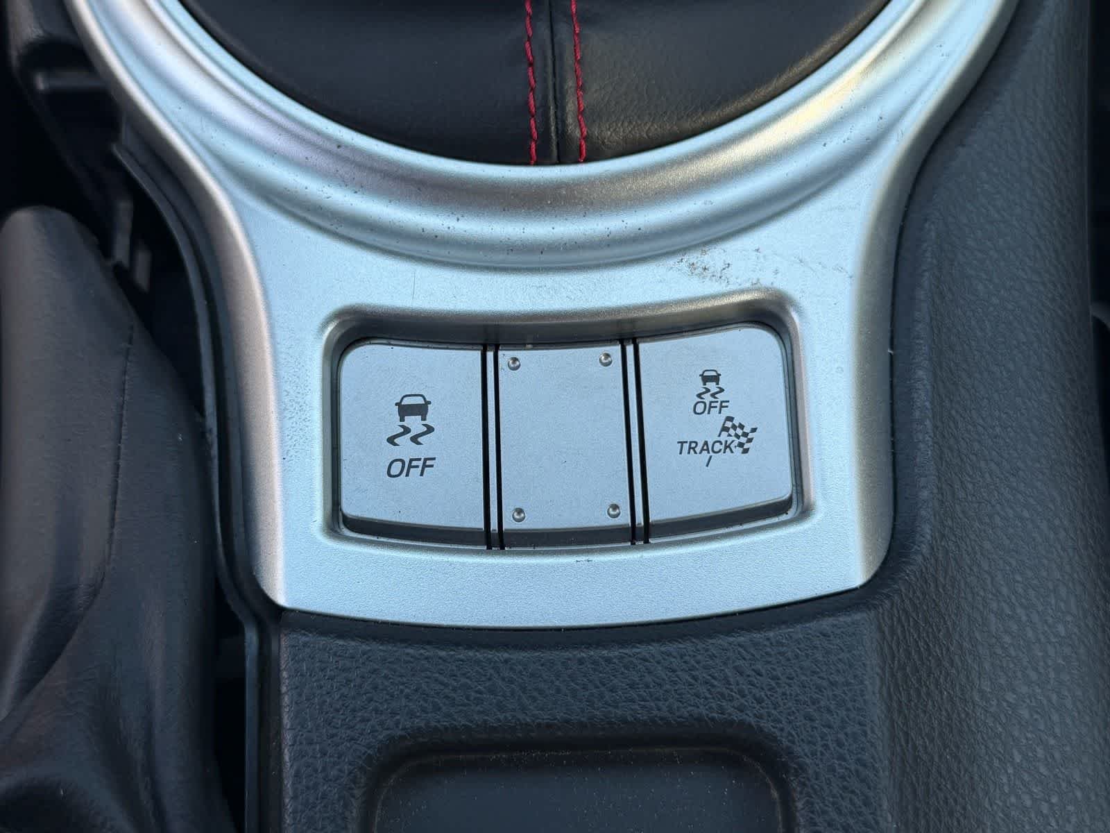 Used 2018 Pure Red Subaru Limited image 16