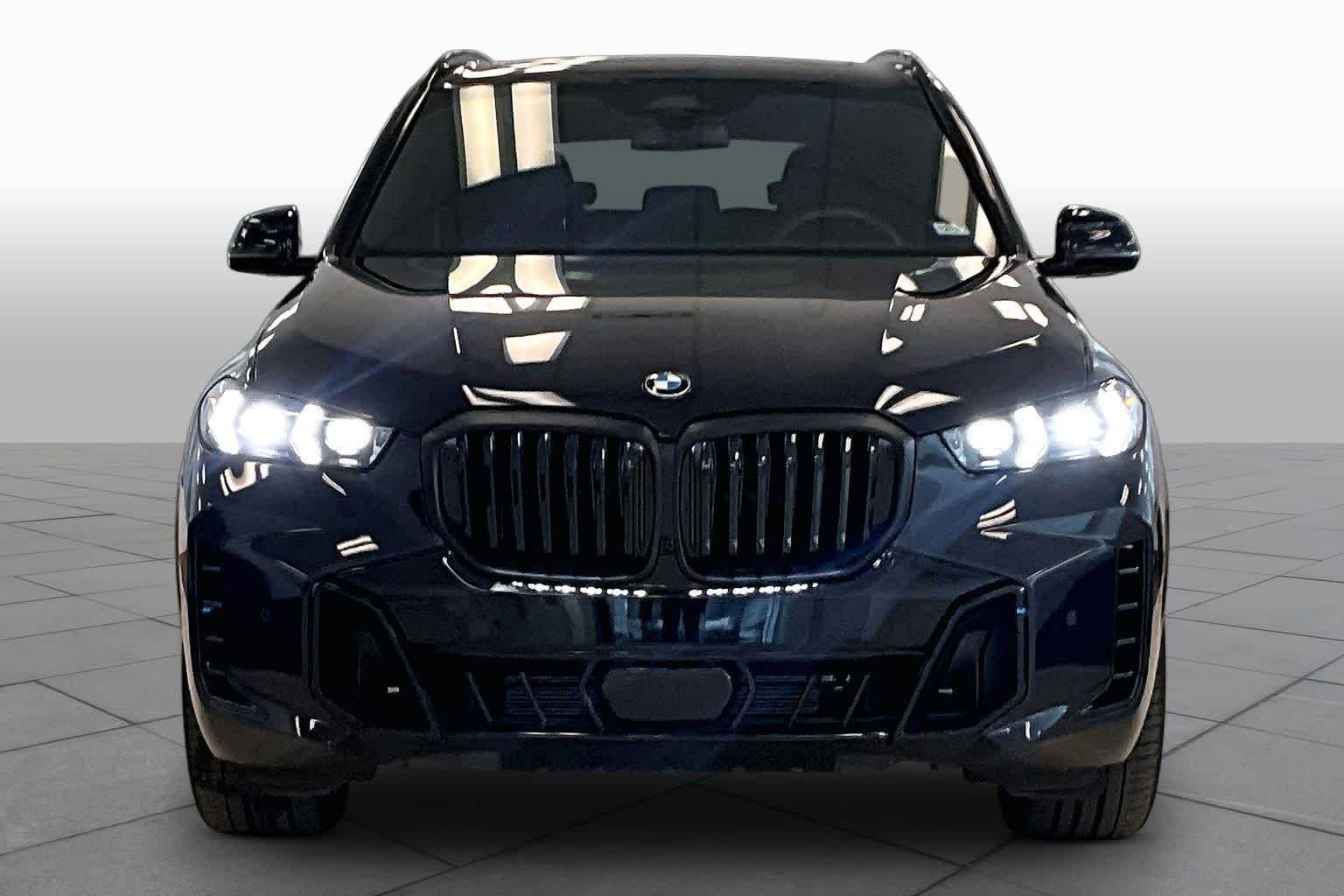 Used 2024 Carbon Black Metallic BMW xDrive40i image 3