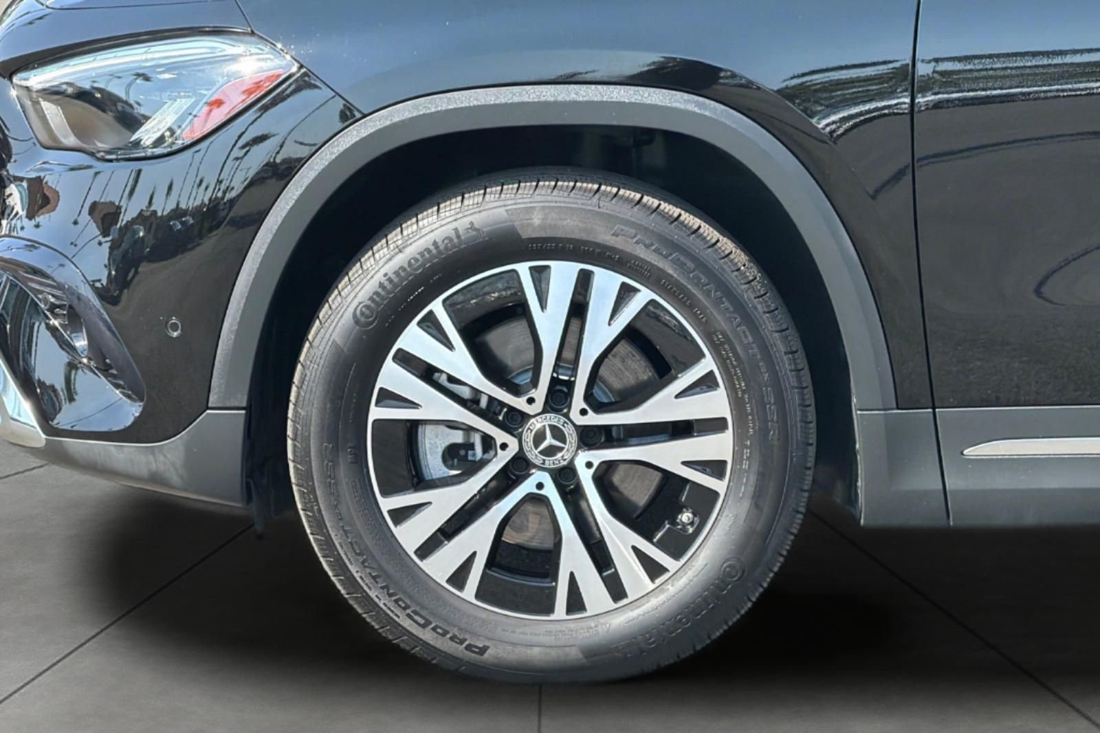 Used 2025 Black Mercedes-Benz GLA 250 image 5