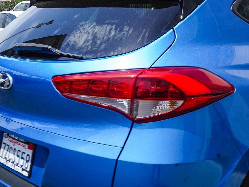 Used 2017 Blue Hyundai SE Plus image 7