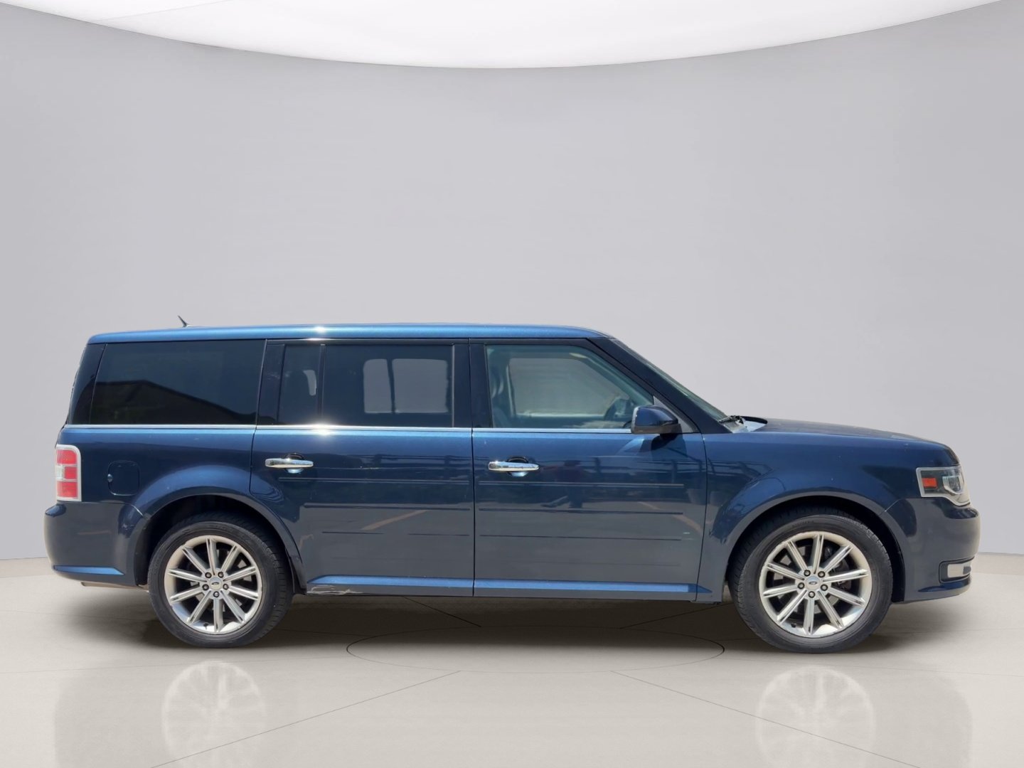 Used 2017 Blue Ford LIMITED image 6