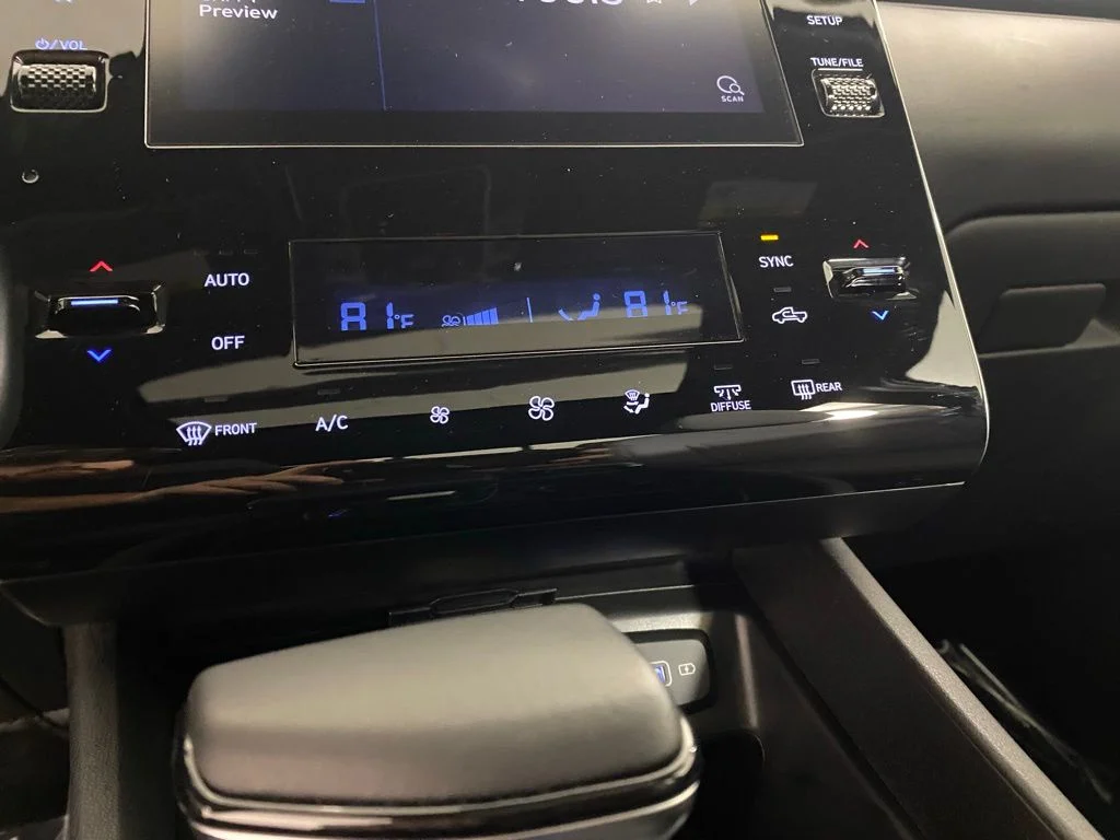 Used 2022 Gray Hyundai SEL Premium image 16