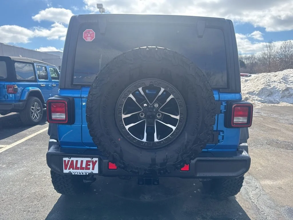 New 2025 Hydro Blue Pearl-Coat Exterior Paint Jeep Willys image 14