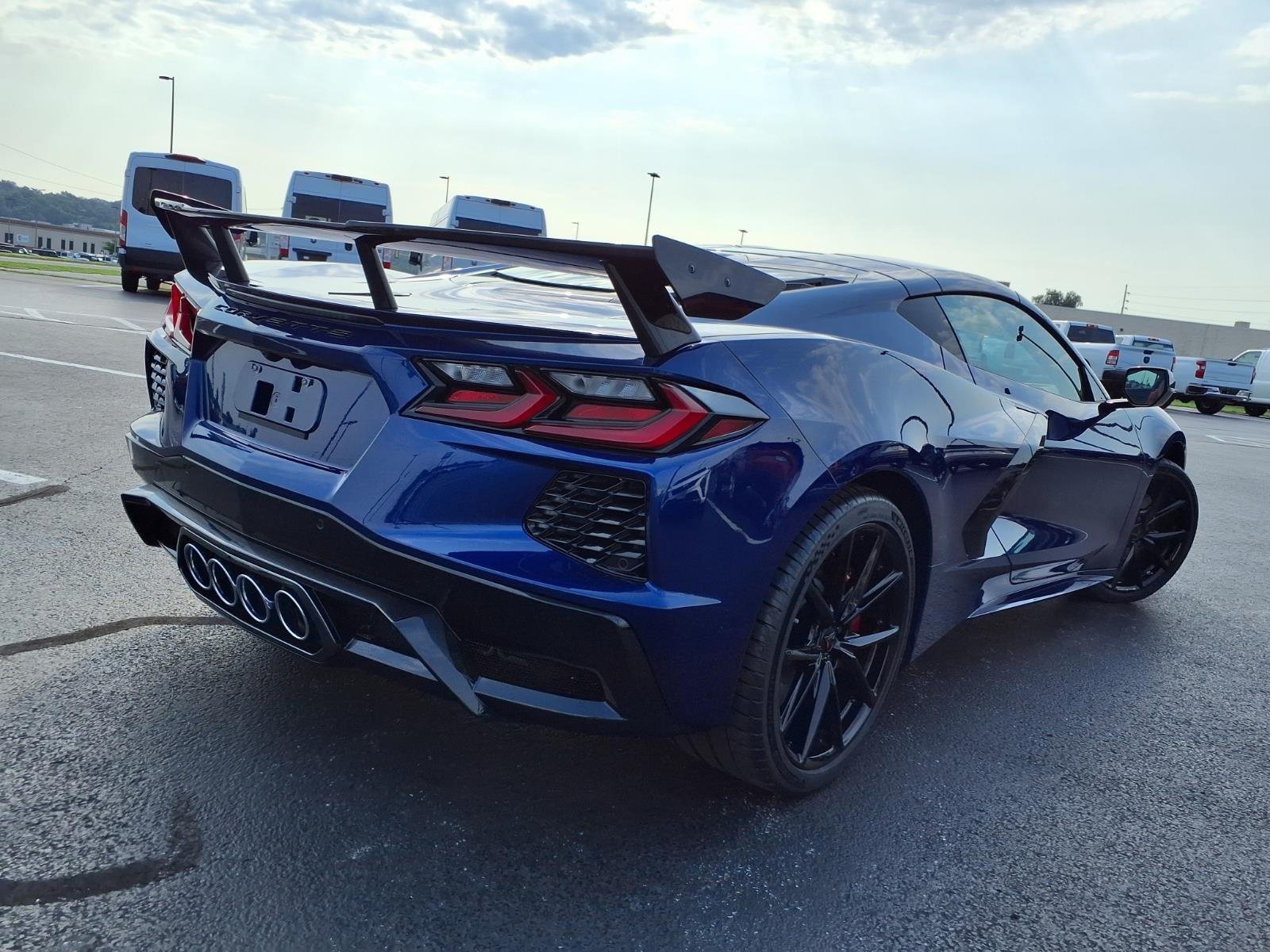 New 2027 Admiral Blue Metallic Chevrolet 2LT image 31