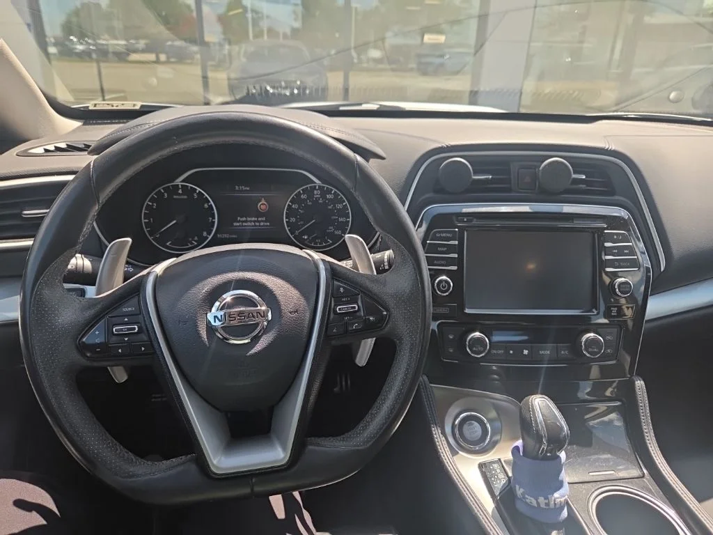 Used 2017 Gray Nissan SR image 7