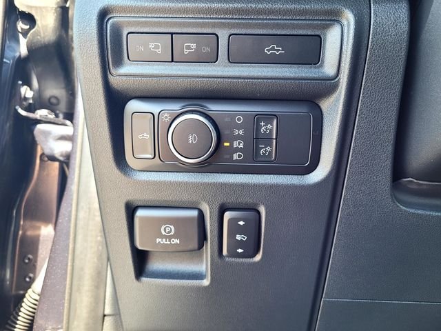 Used 2021  Ford Platinum image 16