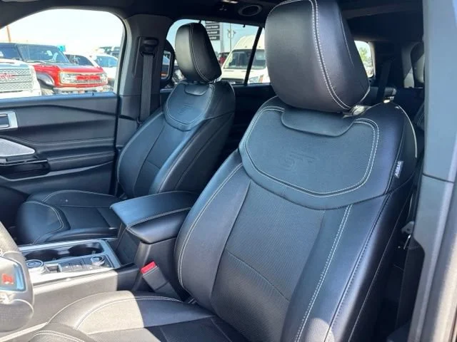 Used 2023  Ford ST image 12