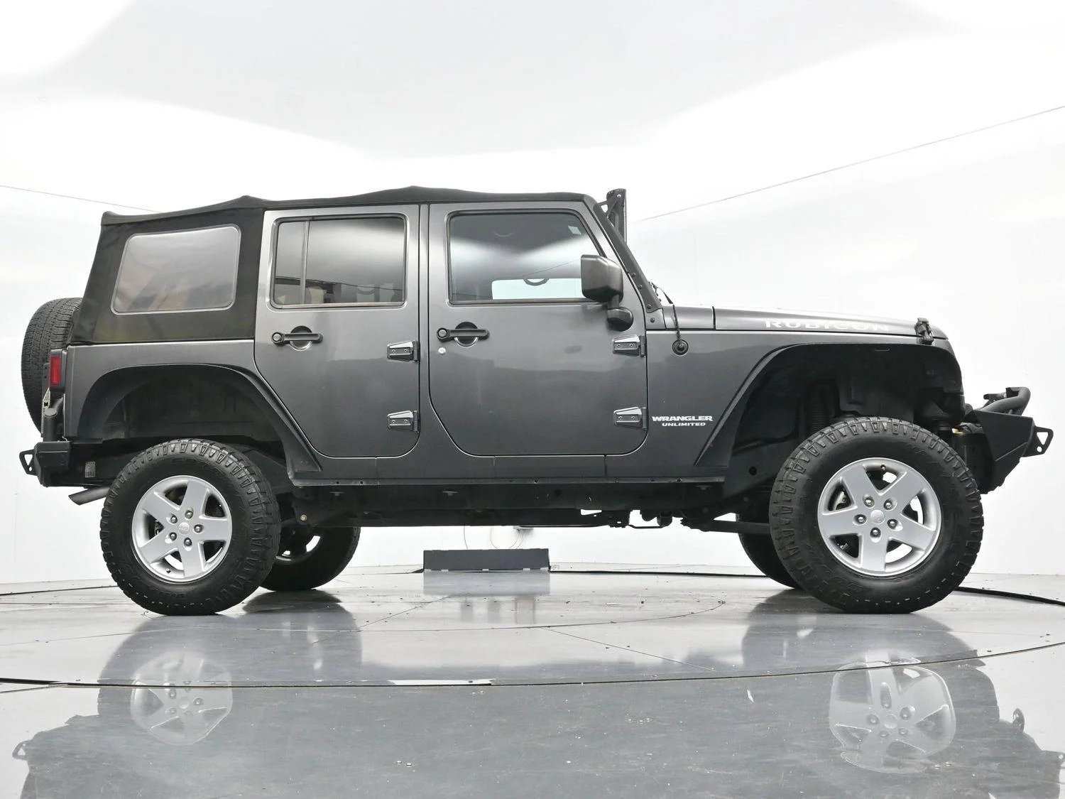 Used 2017 Granite Crystal Metallic Clearcoat Jeep Rubicon image 46