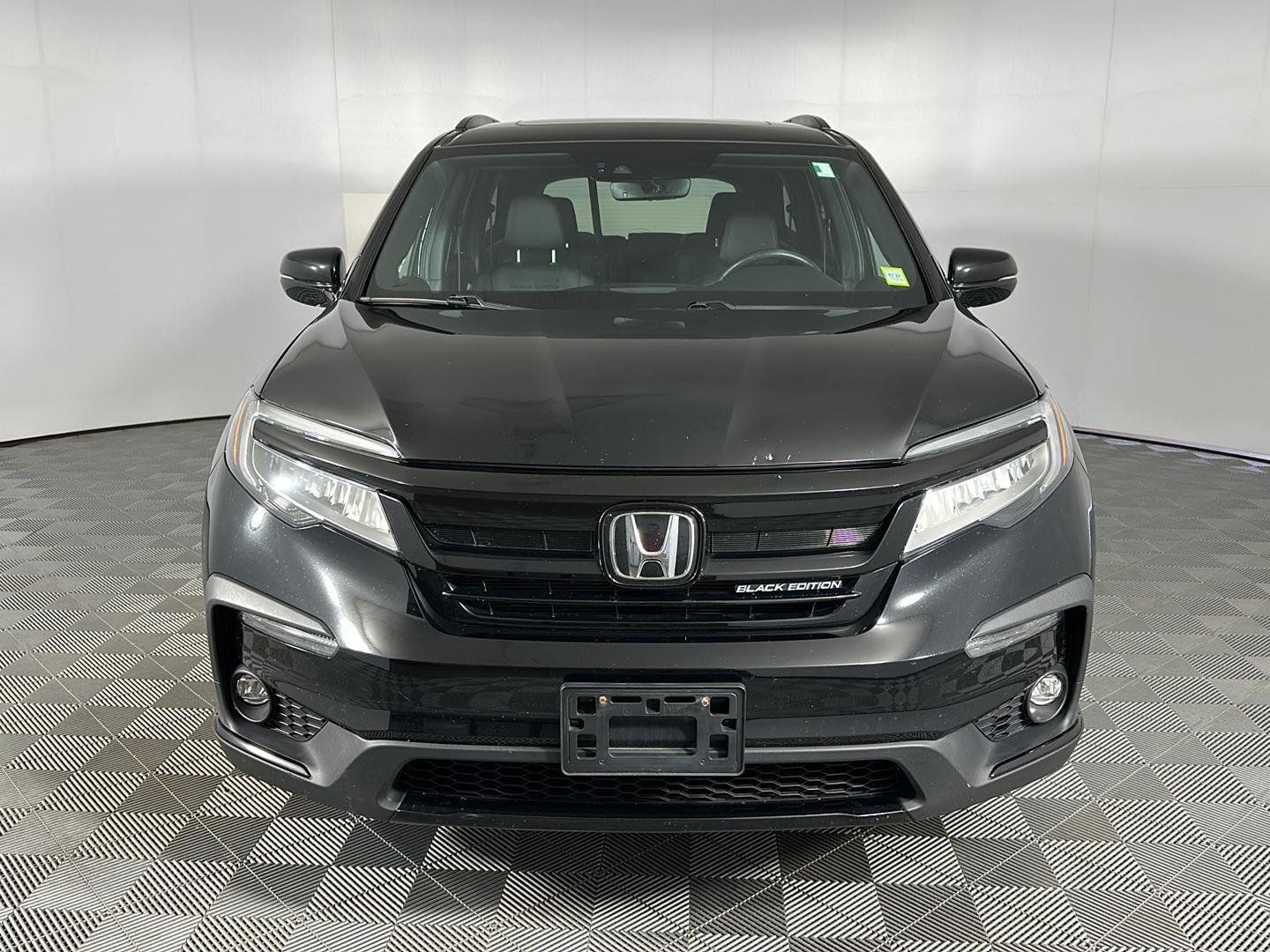 Used 2022 Crystal Black Pearl Honda Black Edition image 3