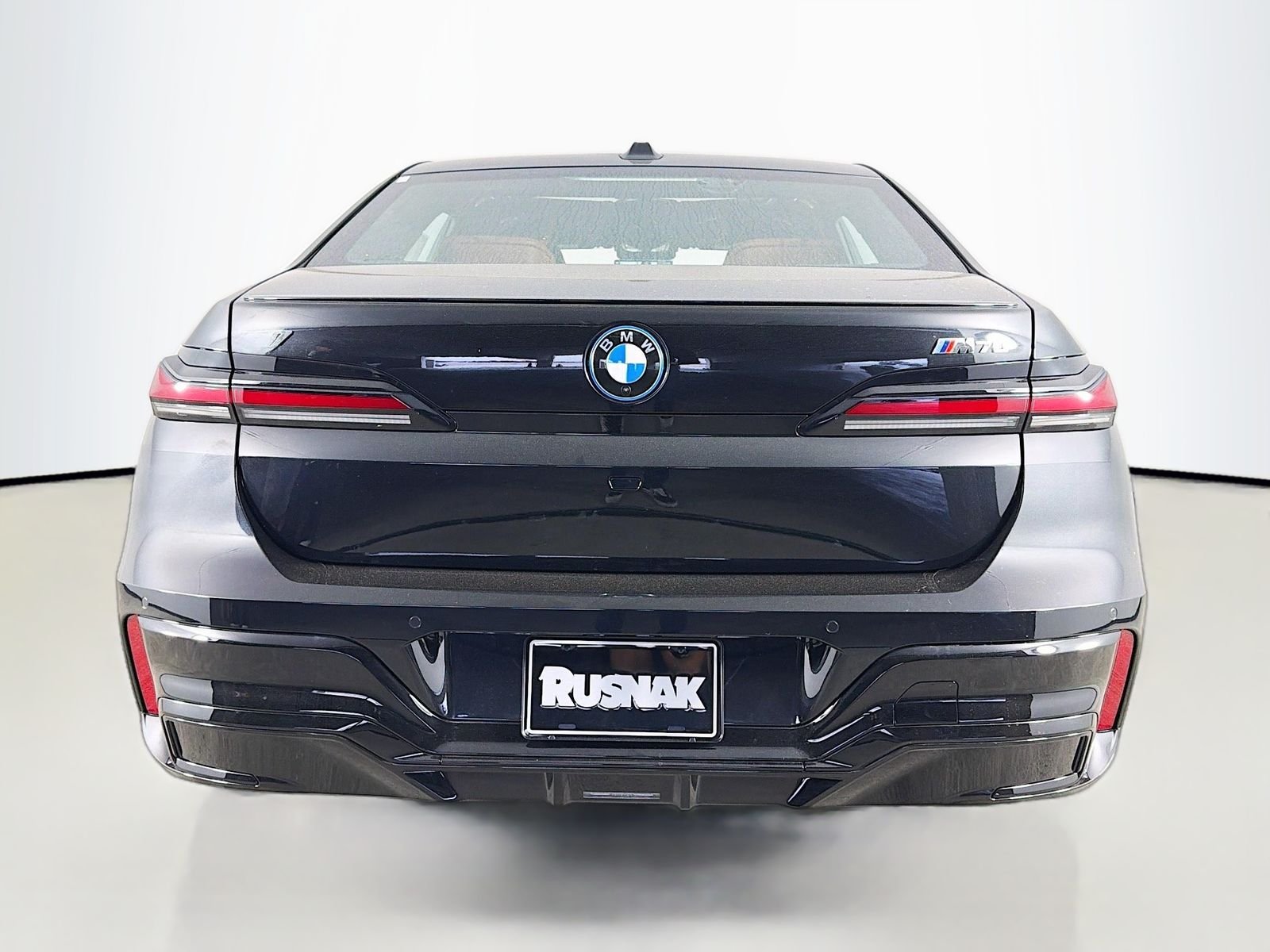 New 2026 Black Sapphire Metallic BMW M70 image 6
