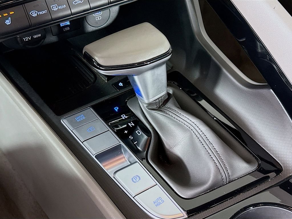 2025 Hyundai Elantra SEL - Photo 13
