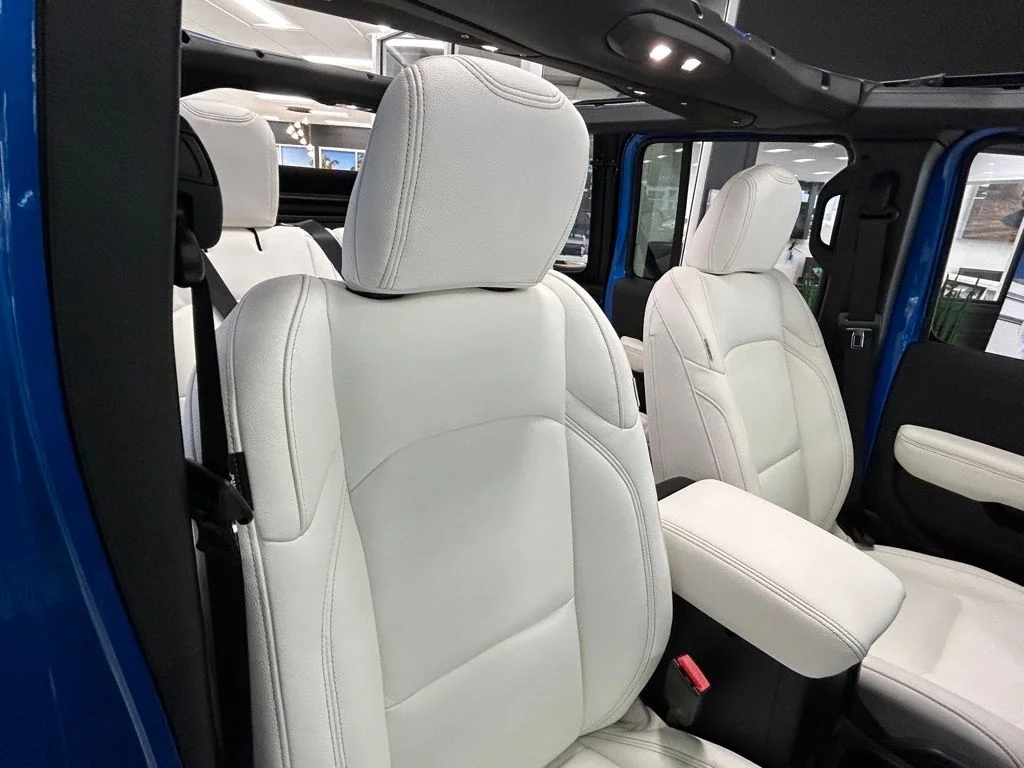 Used 2024 Blue Jeep Sahara image 20