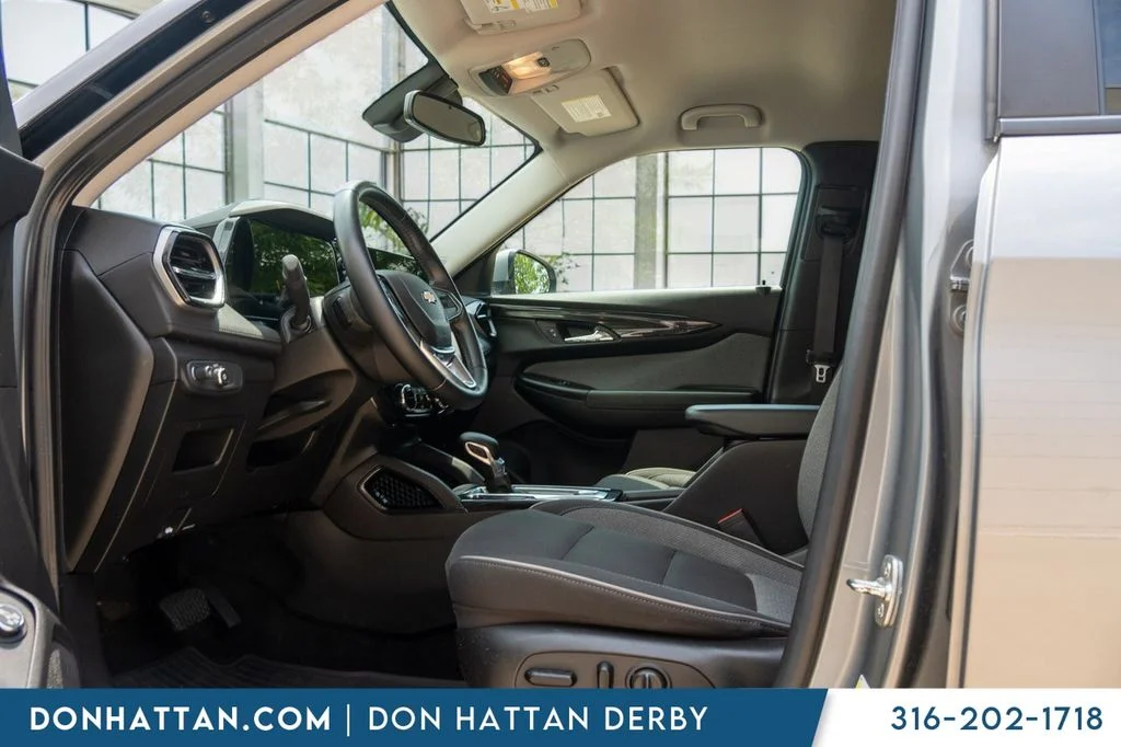 Used 2024 Gray Chevrolet LT image 3